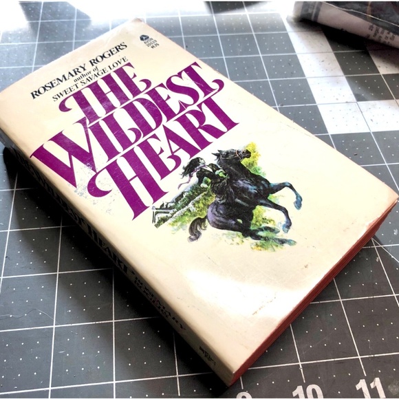 **SOLD***1974 The WILDEST HEART~Rosemary Rogers~Avon PB Romance Novel Book - Picture 3 of 9